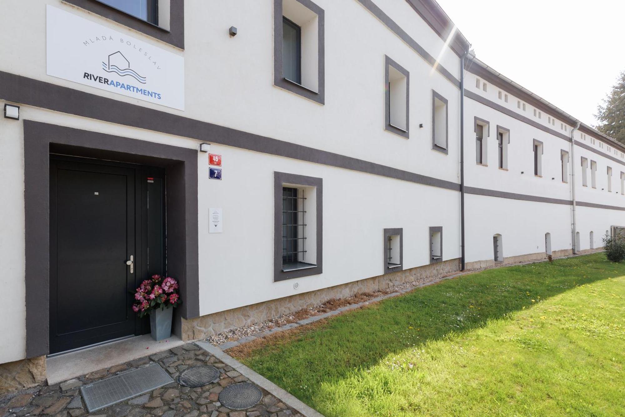 River Apartments Mladá Boleslav Exterior foto